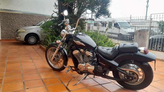 HONDA-SHADOW 600C VT-2002