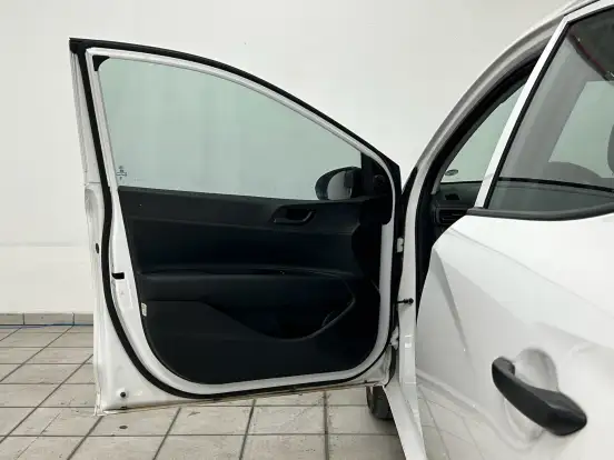 HYUNDAI-HB20-2023
