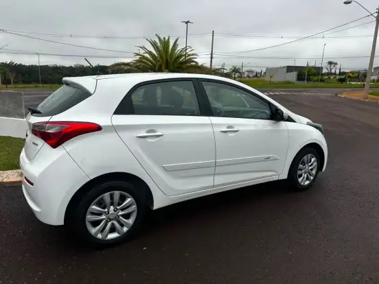 HYUNDAI-HB20-1.6 COMFORT PLUS 16V FLEX 4P AUTOMÁTICO HYUNDAI-HB20-2016
