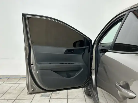 HYUNDAI-HB20S-1.0 12V FLEX COMFORT PLUS MANUAL HYUNDAI-HB20S-2025
