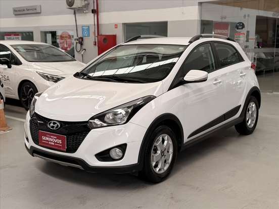 HYUNDAI-HB20X-2015