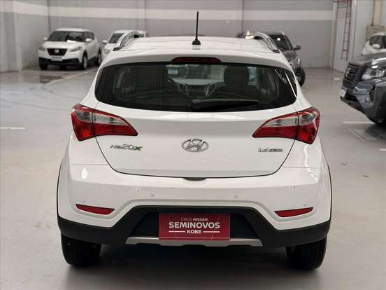 HYUNDAI-HB20X-2015