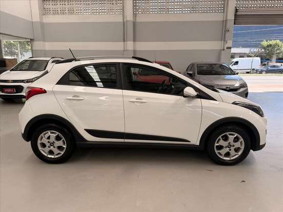 HYUNDAI-HB20X-1.6 16V STYLE FLEX 4P MANUAL HYUNDAI-HB20X-2015