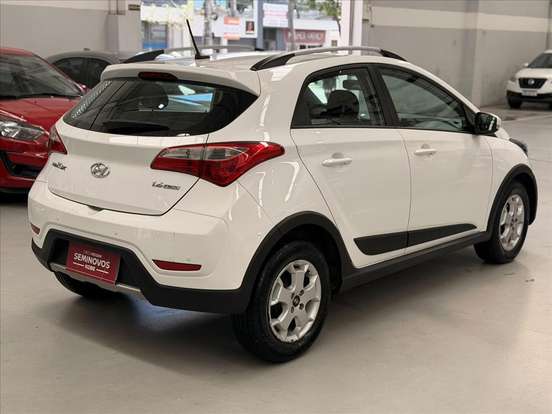 HYUNDAI-HB20X-1.6 16V STYLE FLEX 4P MANUAL HYUNDAI-HB20X-2015