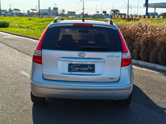 HYUNDAI-I30-2.0 MPI 16V GASOLINA 4P AUTOMÁTICO HYUNDAI-I30-2010