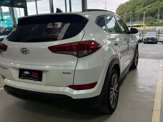 HYUNDAI-TUCSON-1.6 16V T-GDI GASOLINA GLS ECOSHIFT HYUNDAI-TUCSON-2017