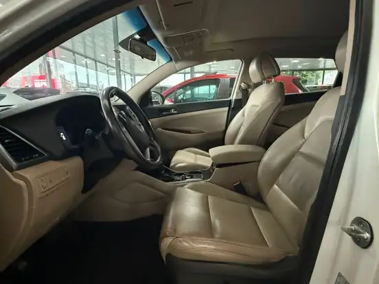 HYUNDAI-TUCSON-1.6 16V T-GDI GASOLINA GLS ECOSHIFT HYUNDAI-TUCSON-2017