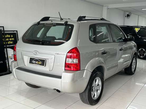 HYUNDAI-TUCSON-2.0 MPFI GL 16V 142CV 2WD GASOLINA 4P AUTOMÁTICO HYUNDAI-TUCSON-2009