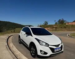 HYUNDAI HB20X 1.6 16V PREMIUM FLEX 4P AUTOMÁTICO HYUNDAI HB20X 1.6 16V PREMIUM FLEX 4P AUTOMÁTICO