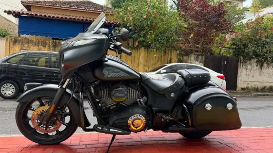 INDIAN CHIEFTAIN DARK HORSE 