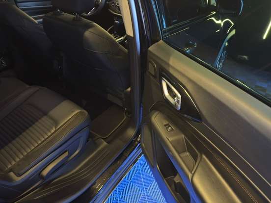 JEEP-COMMANDER-2024
