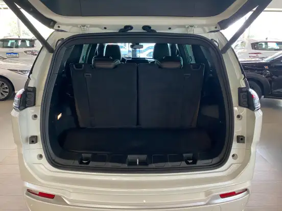 JEEP-COMMANDER-2022
