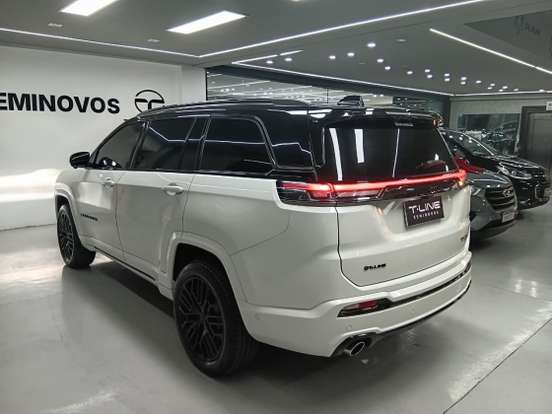 JEEP-COMMANDER-2.0 HURRICANE 4 TURBO GASOLINA BLACKHAWK AT9 JEEP-COMMANDER-2025
