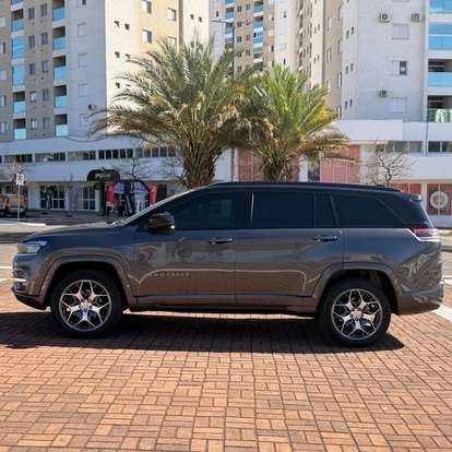 JEEP-COMMANDER-2022