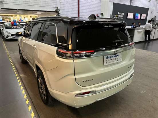 JEEP-COMMANDER-2024