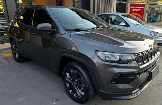 JEEP COMPASS 1.3 T270 TURBO FLEX LONGITUDE AT6