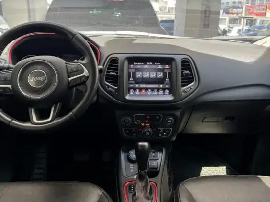 JEEP-COMPASS-2.0 16V DIESEL TRAILHAWK 4X4 AUTOMÁTICO JEEP-COMPASS-2019