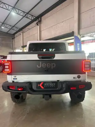 JEEP-GLADIATOR-2022