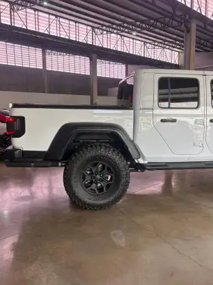 JEEP-GLADIATOR-2022