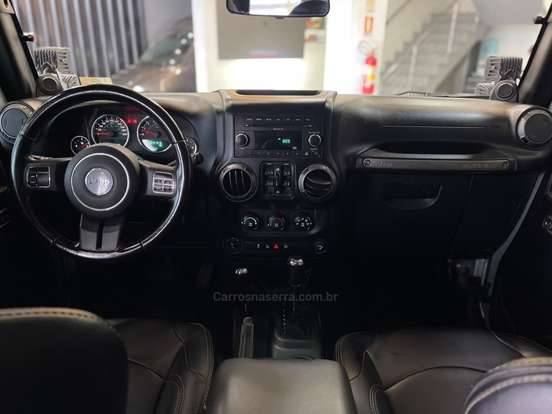 JEEP-WRANGLER-3.8 UNLIMITED SPORT 4X4 CAPOTA DUPLA V6 GASOLINA 2P AUTOMÁTICO JEEP-WRANGLER-2011