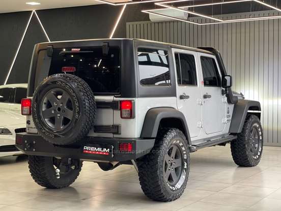 JEEP-WRANGLER-2011