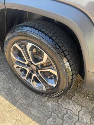 JEEP-COMMANDER-2023