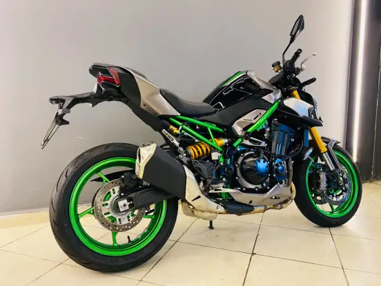 KAWASAKI-Z900 R EDITION-2025