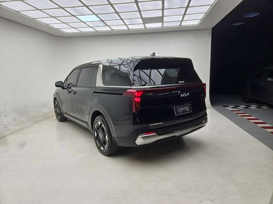 KIA-CARNIVAL-2024