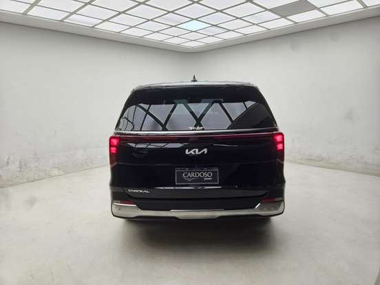 KIA-CARNIVAL-2024
