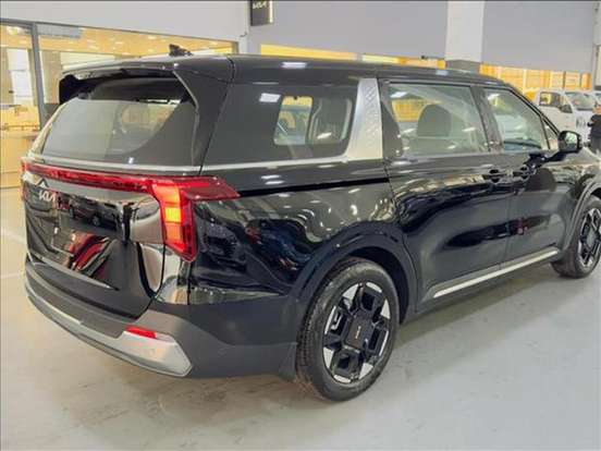 KIA-CARNIVAL-2024