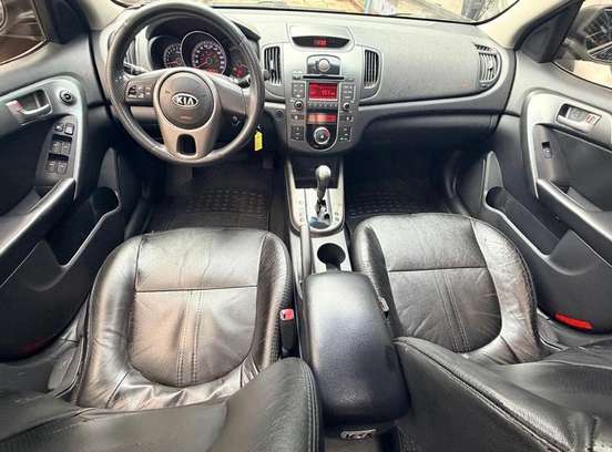 KIA-CERATO-1.6 SX 16V FLEX 4P AUTOMÁTICO KIA-CERATO-2010