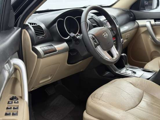 KIA-SORENTO-2012