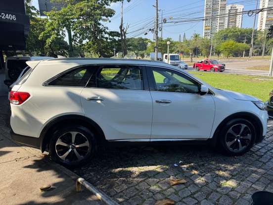 KIA-SORENTO-3.3 V6 GASOLINA EX 7L AUTOMATICO KIA-SORENTO-2015