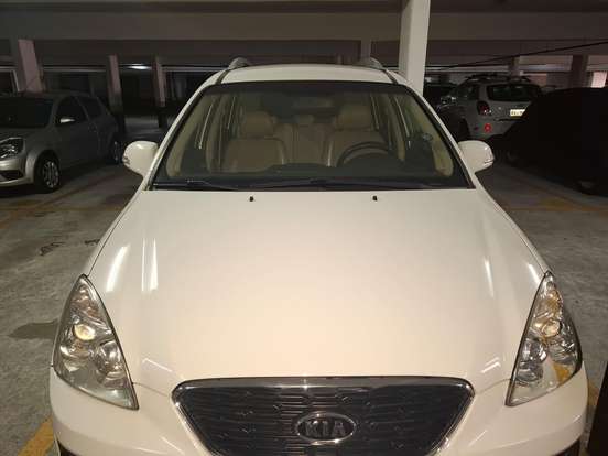 KIA-CARENS-2011