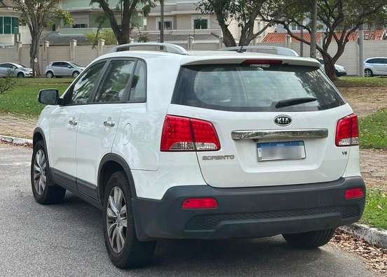 KIA-SORENTO-2012