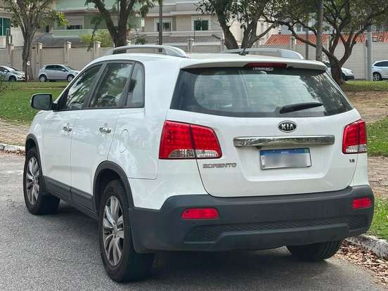 KIA-SORENTO-3.5 V6 GASOLINA EX 7L AUTOMATICO KIA-SORENTO-2012