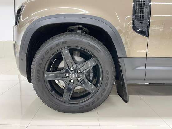 LAND ROVER-DEFENDER-2021