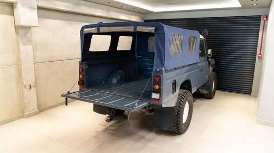 LAND ROVER-DEFENDER-1997