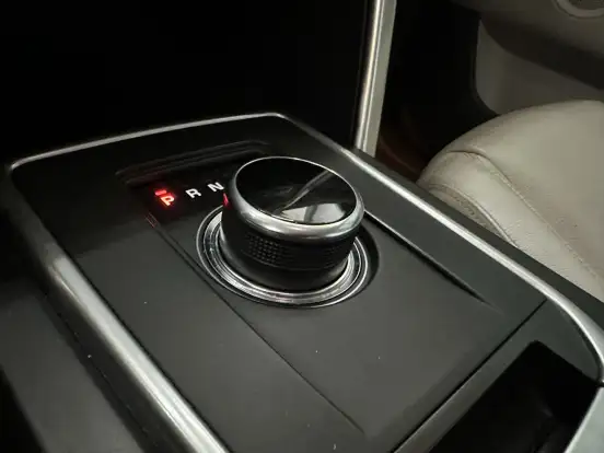 LAND ROVER-DISCOVERY SPORT-2017