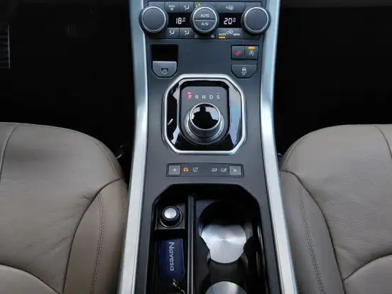 LAND ROVER-RANGE ROVER EVOQUE-2.0 SE 4WD 16V GASOLINA 4P AUTOMÁTICO LAND ROVER-RANGE ROVER EVOQUE-2016