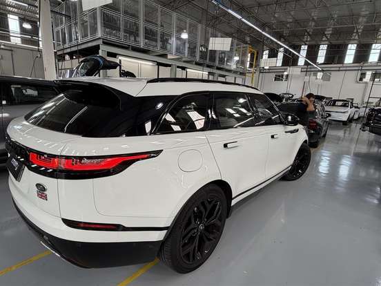 LAND ROVER-RANGE ROVER VELAR-2.0 P300 GASOLINA R-DYNAMIC SE AUTOMÁTICO LAND ROVER-RANGE ROVER VELAR-2018