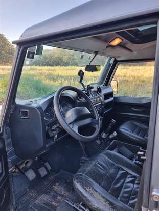 LAND ROVER-DEFENDER-2010
