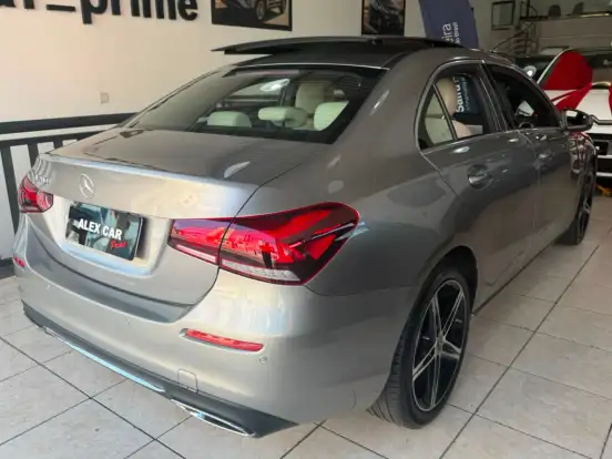 MERCEDES-BENZ-A 200-2019