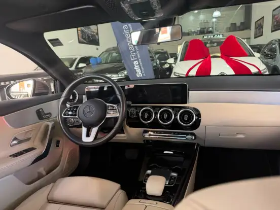 MERCEDES-BENZ-A 200-2019
