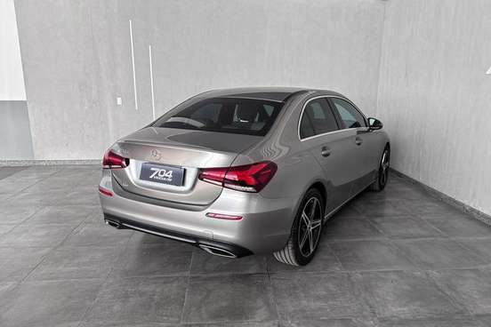 MERCEDES-BENZ-A 200-2019