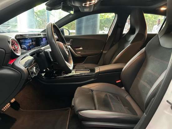 MERCEDES-BENZ-A 200-2024