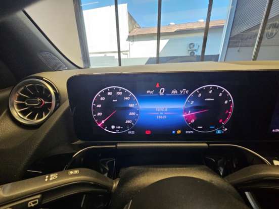 MERCEDES-BENZ-A 200-2024