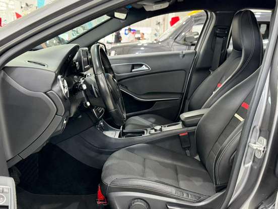 MERCEDES-BENZ-A 200-2015