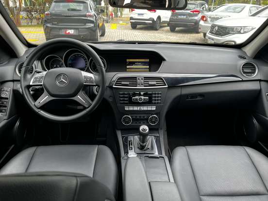 MERCEDES-BENZ-C 180-1.8 CGI CLASSIC 16V GASOLINA 4P AUTOMÁTICO MERCEDES-BENZ-C 180-2011