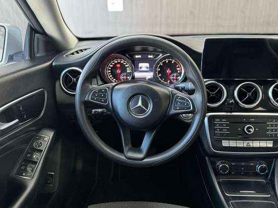 MERCEDES-BENZ-CLA 180-1.6 CGI GASOLINA 7G-DCT MERCEDES-BENZ-CLA 180-2018